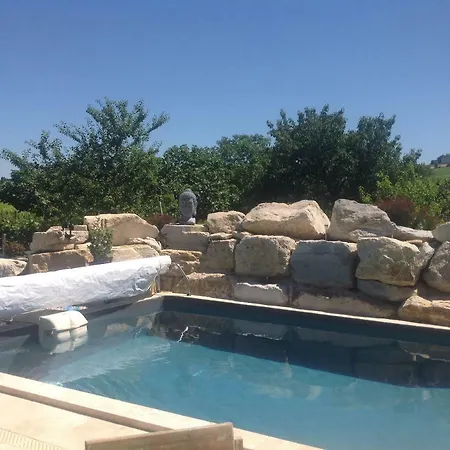 Bed & Breakfast Le Sang Des Vignes 4*